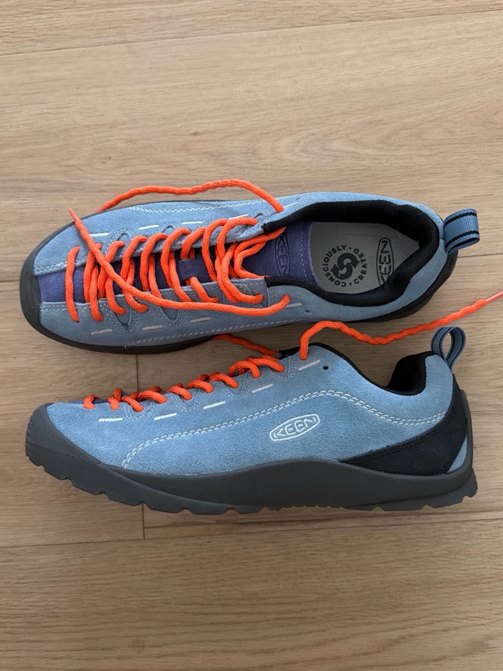 KEEN Blue Suede Casual Jasper Sneakers with Orange Laces women’s 8.5